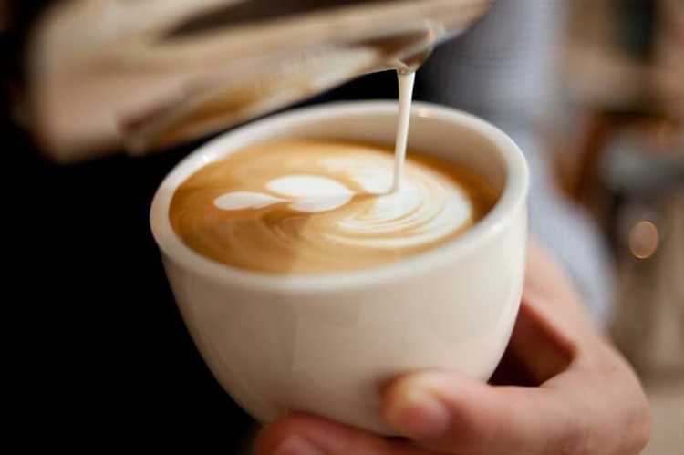 ¿Cómo afectan las calorías del café con leche a la dieta?